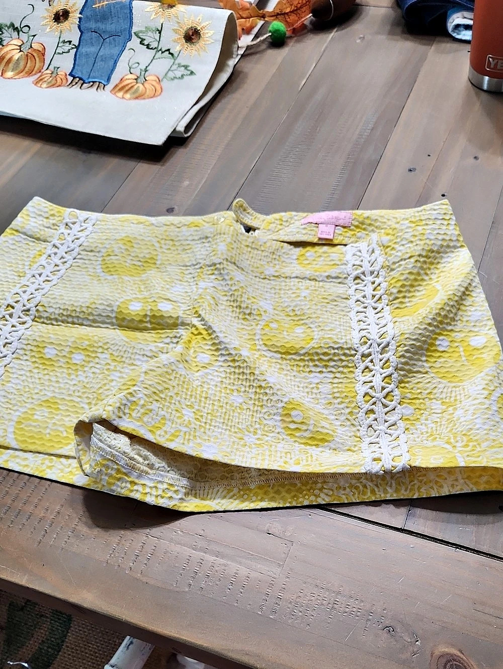 Lilly Pulitzer Liza Short Yellow & White Sz 8 Back Zipper No Pockets